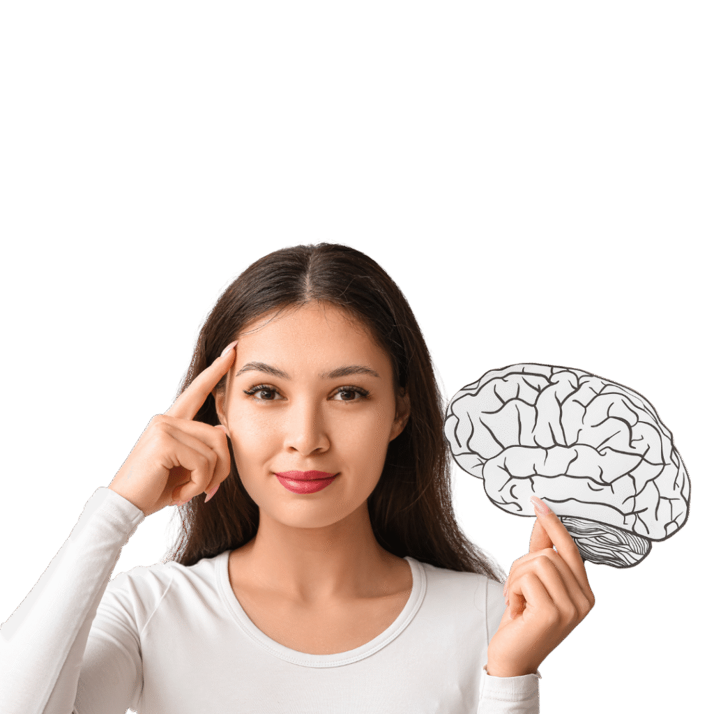 Mujer joven señalando su cabeza mientras sostiene una ilustración de un cerebro, con expresión de seguridad.